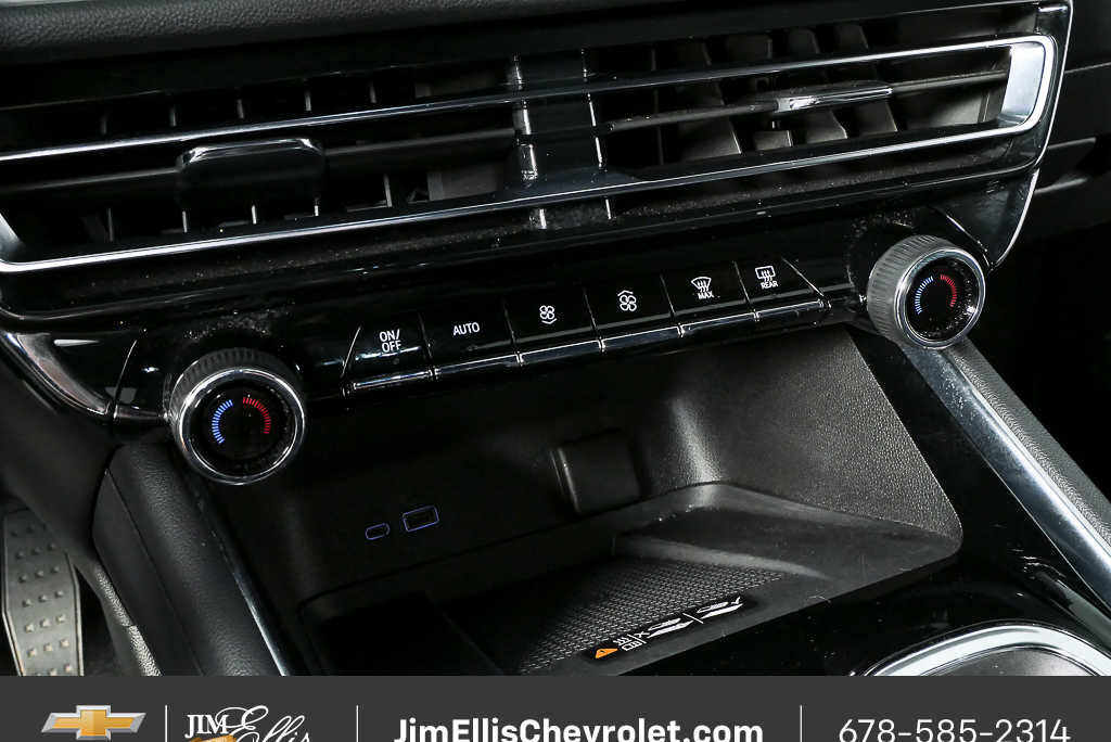 Used 2025 Chevrolet Traverse LT image 16
