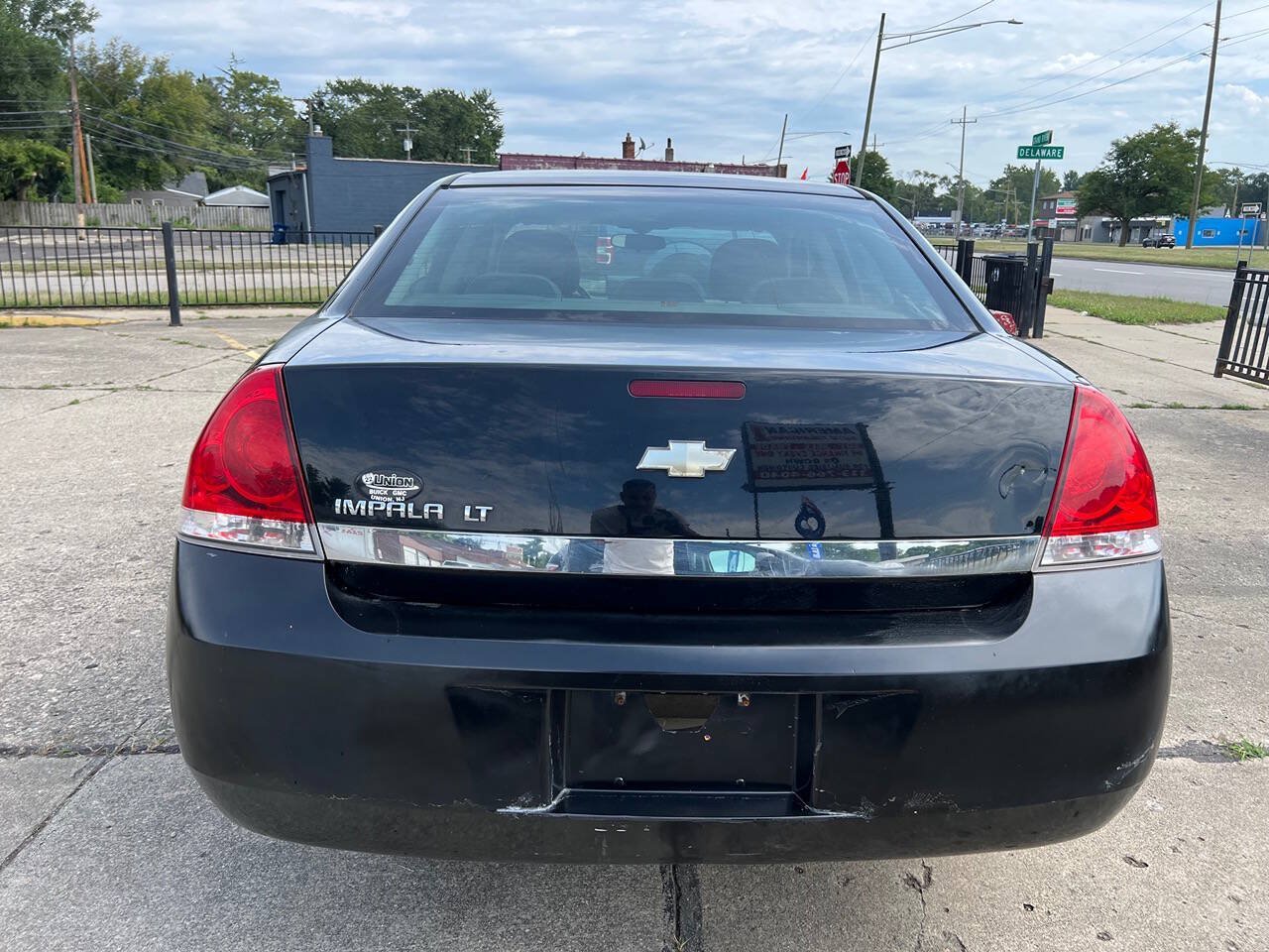 Used 2010 Chevrolet Impala LT FWD image 7