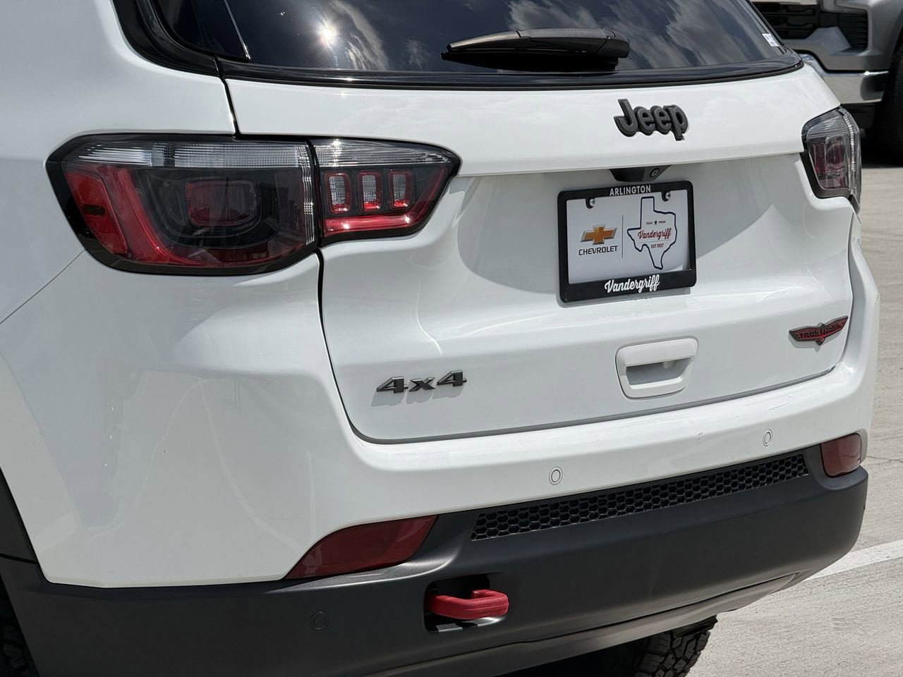 Used 2025 Jeep Compass Trailhawk AWD/4WD image 6