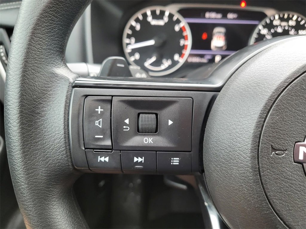 Used 2023 Nissan Rogue S image 27