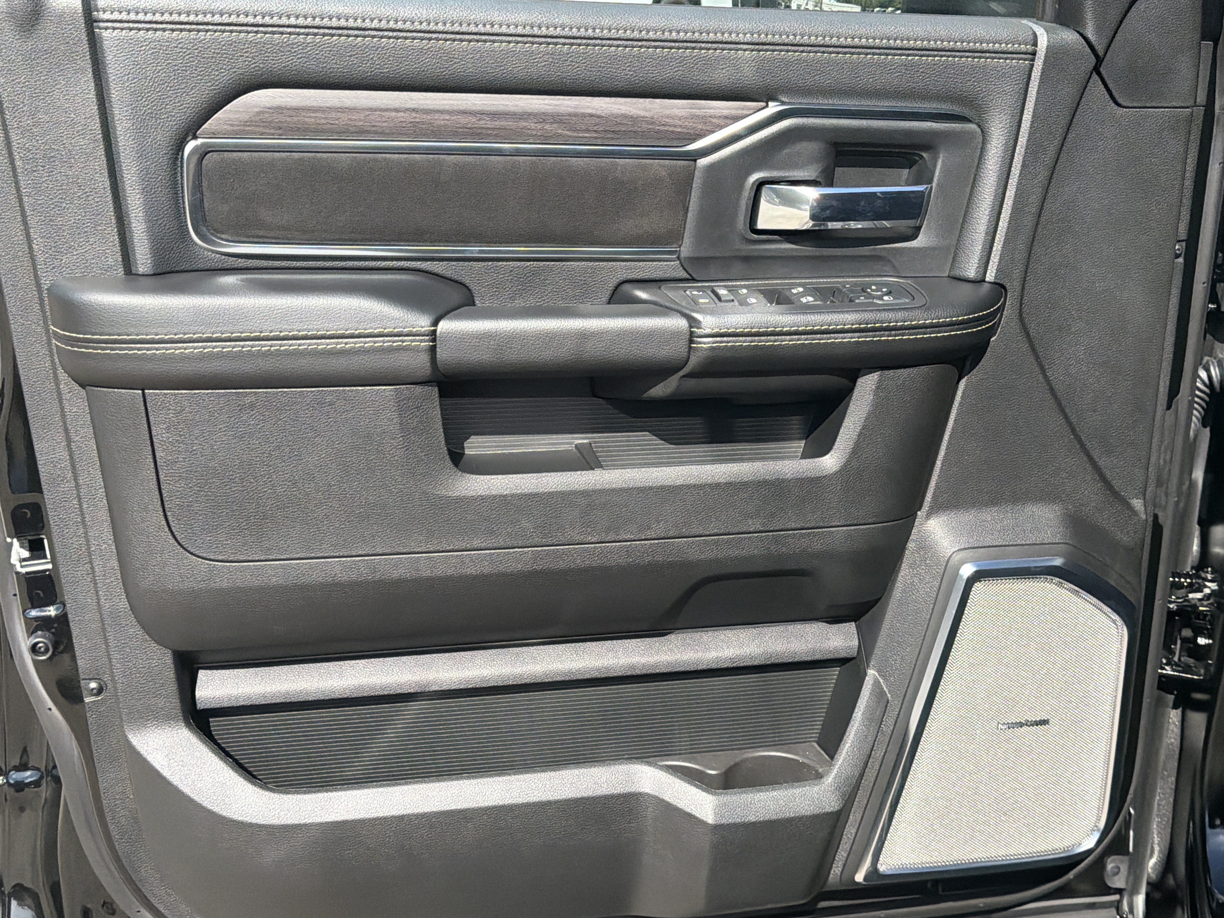 New 2027 RAM 5500 4x4 Crew Cab image 10