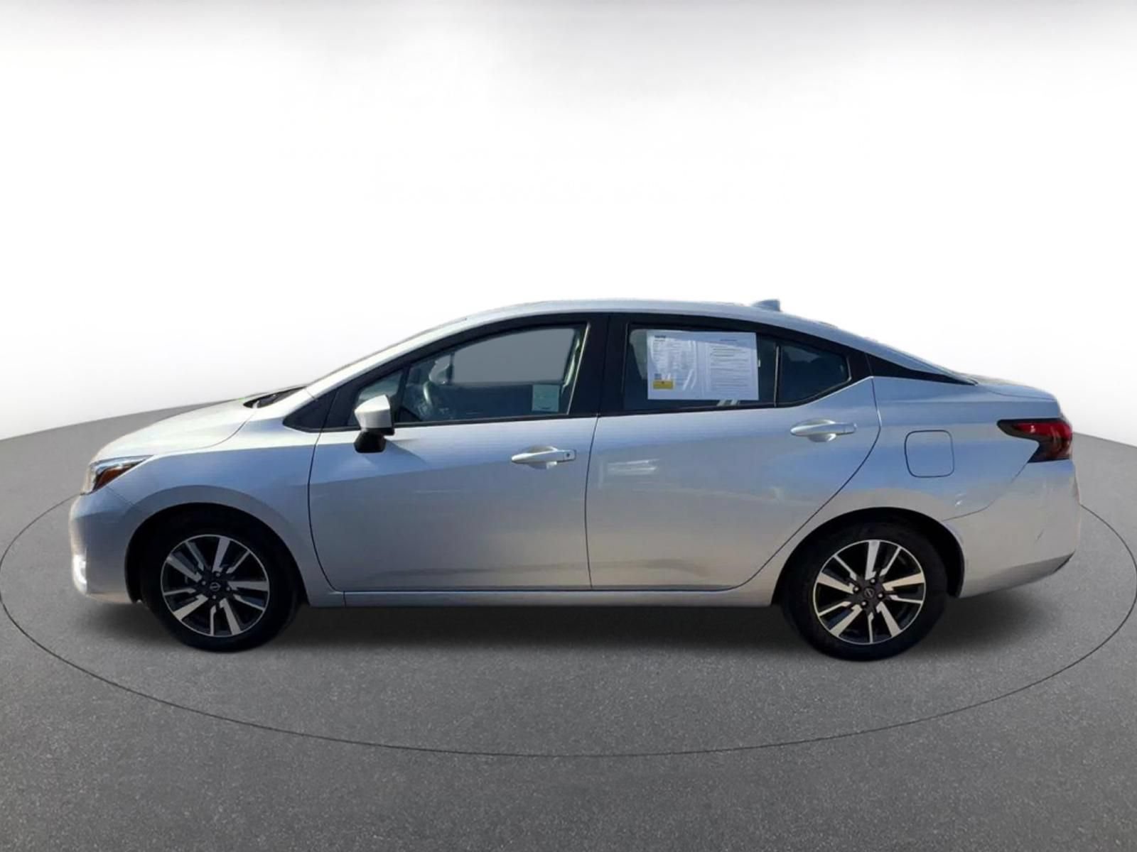 Used 2025 Nissan Versa SV FWD image 8