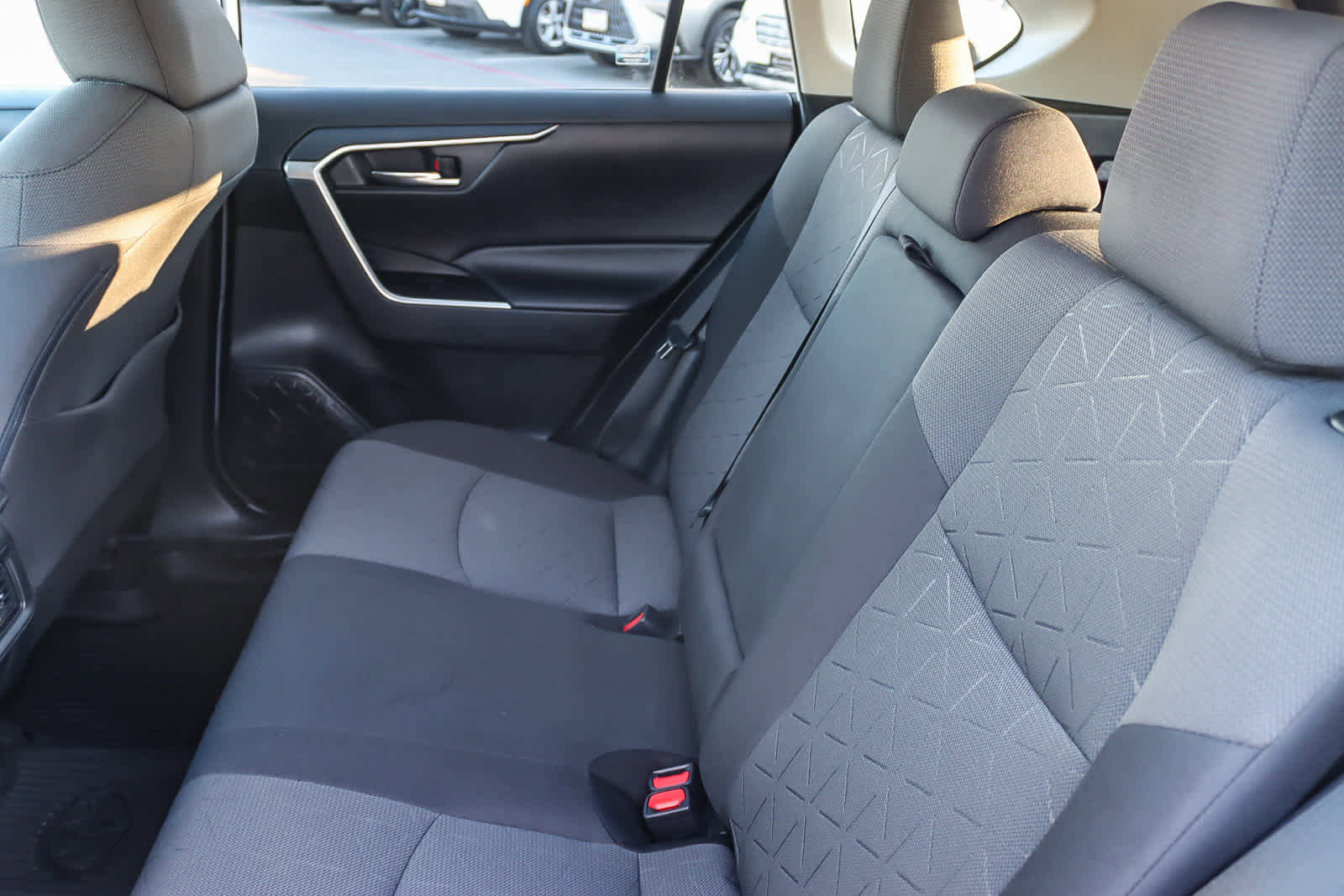 Used 2020 Toyota RAV4 XLE image 17