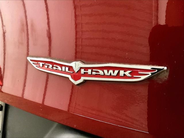 Used 2017 Jeep Cherokee Trailhawk w/ Cold Weather Group AWD/4WD image 13