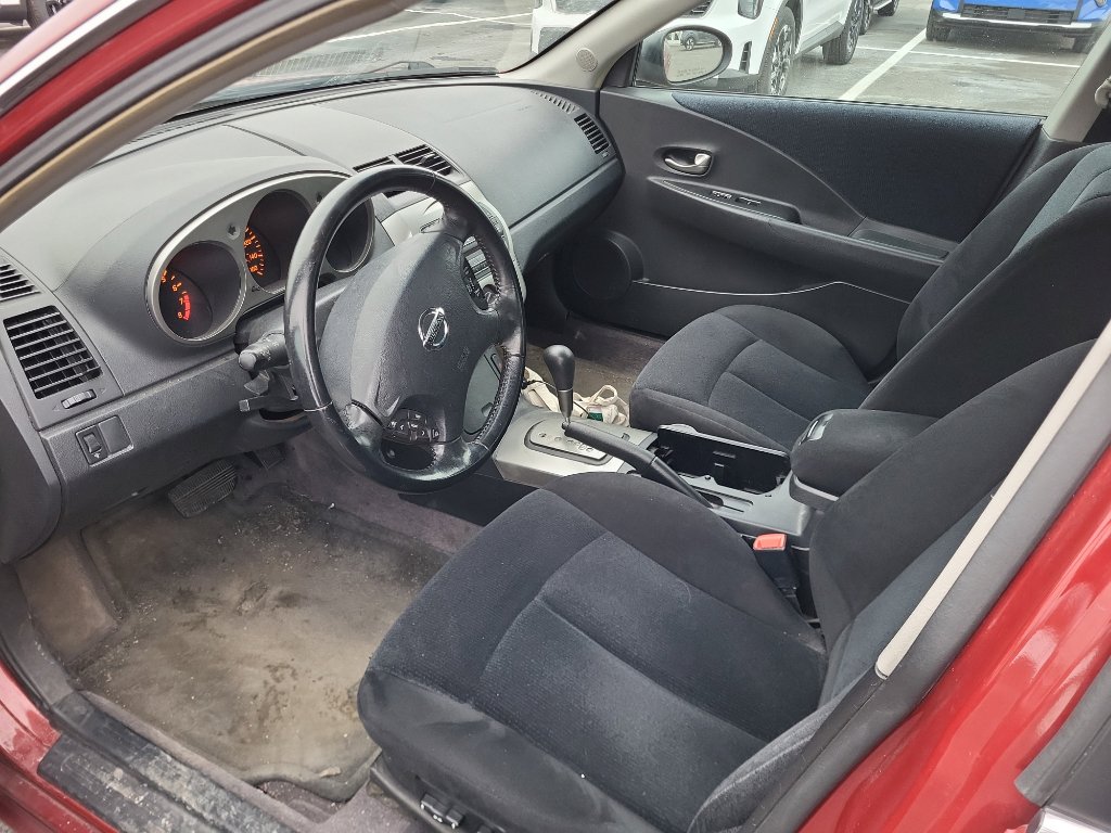 Used 2004 Nissan Altima 3.5 SE w/ Sport Pkg image 9