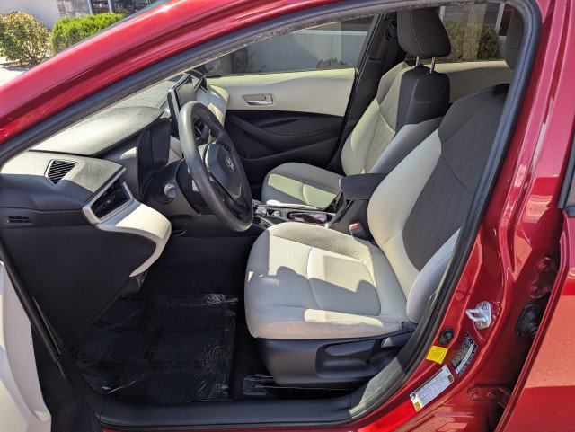 Used 2020 Toyota Corolla LE FWD image 11