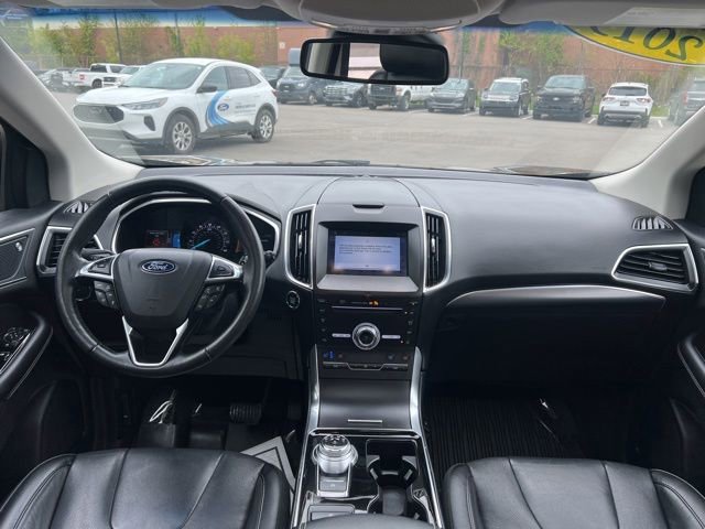 Used 2019 Ford Edge Titanium w/ Equipment Group 301A AWD/4WD image 20