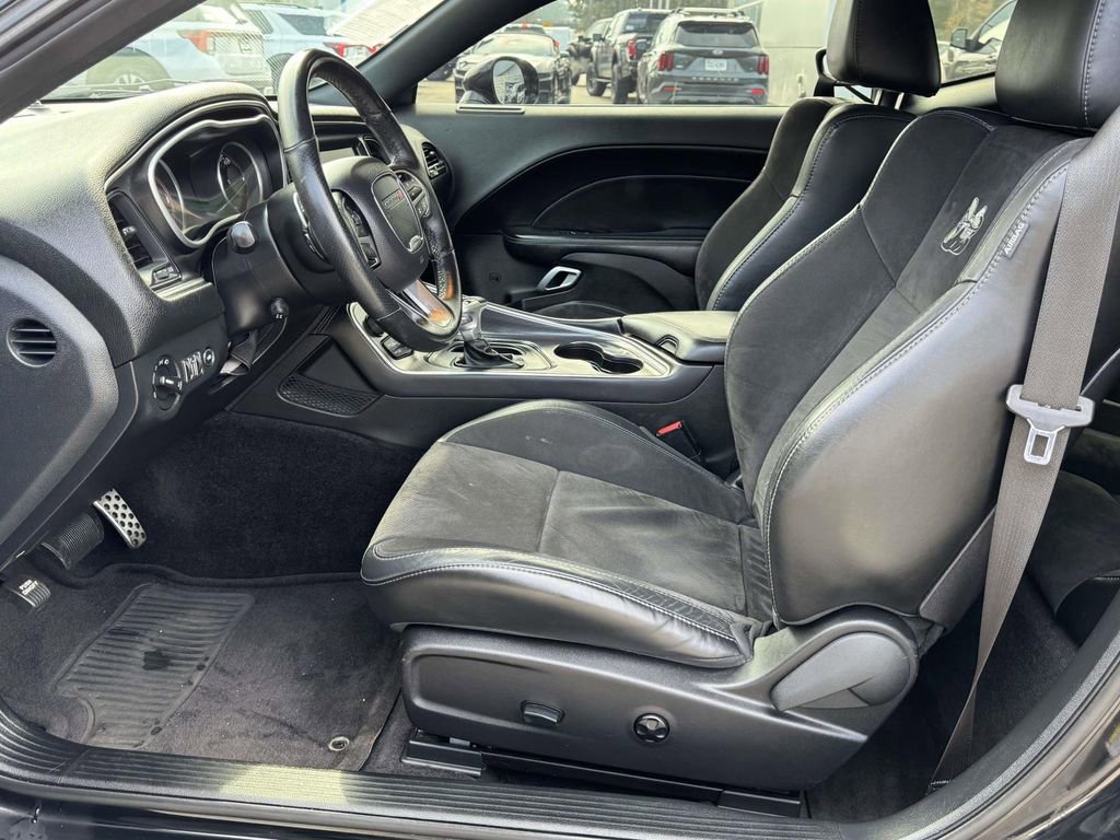 Used 2018 Dodge Challenger R/T Scat Pack w/ Leather Interior Group image 19