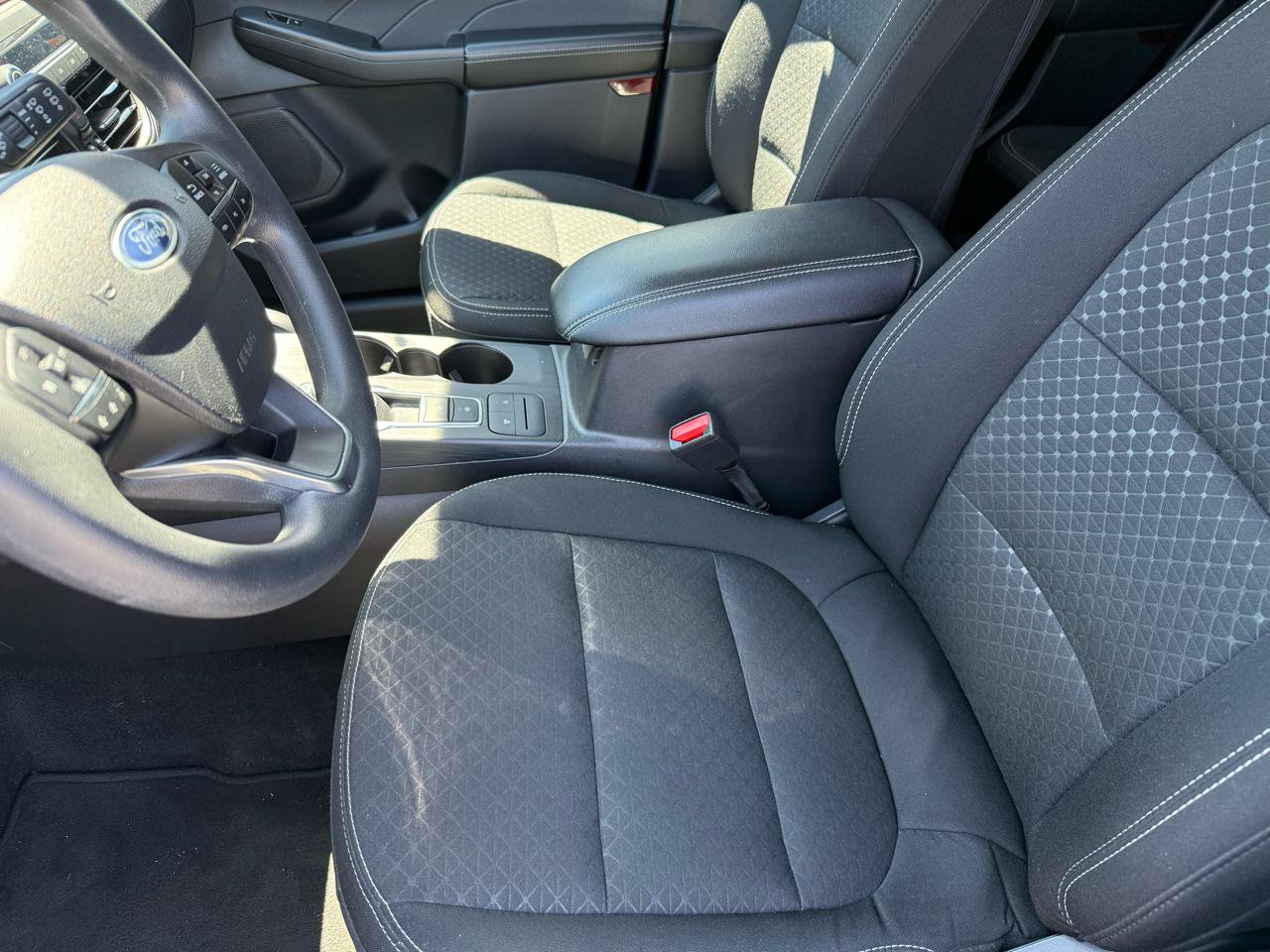 Used 2025 Ford Escape Active AWD/4WD image 14