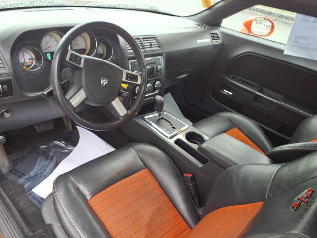 Used 2010 Dodge Challenger R/T RWD image 8