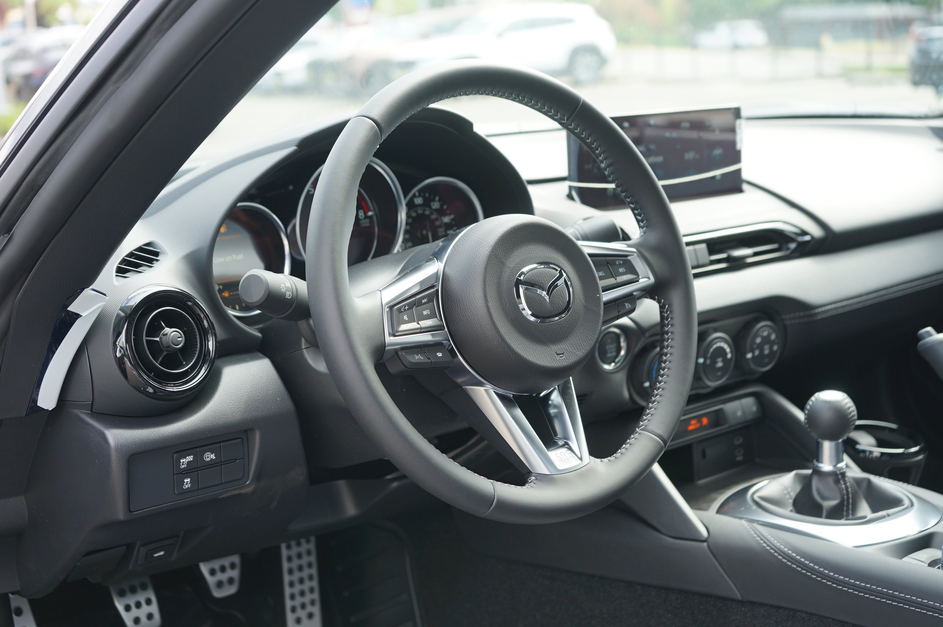 New 2026 MAZDA MX-5 Miata Club w/ Appearance Package RWD image 15