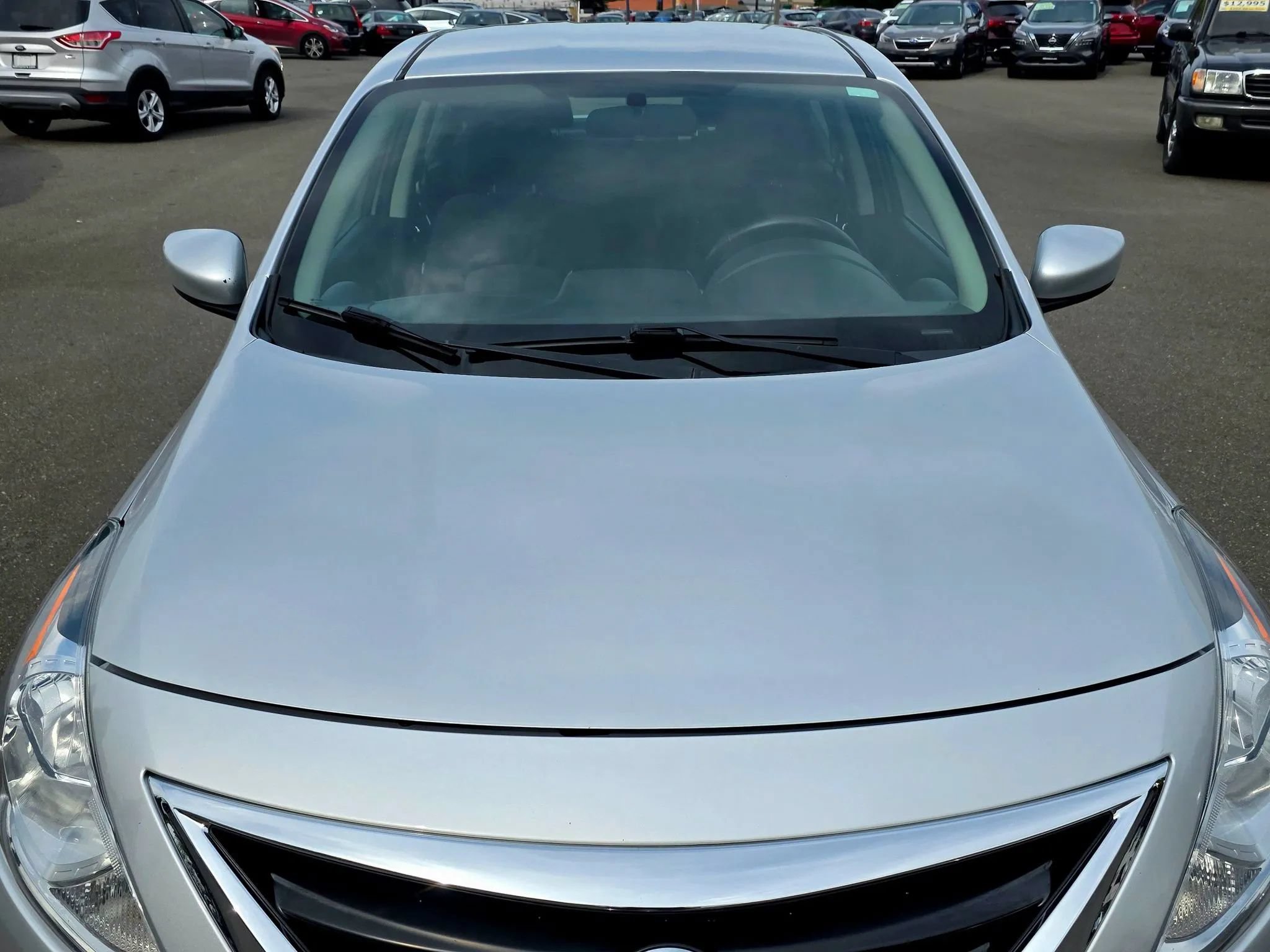 Used 2018 Nissan Versa SV w/ SV Special Edition Package FWD image 3