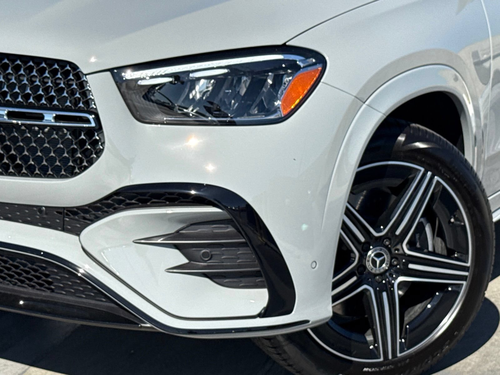 New 2026 Mercedes-Benz GLE 450e 4MATIC image 3