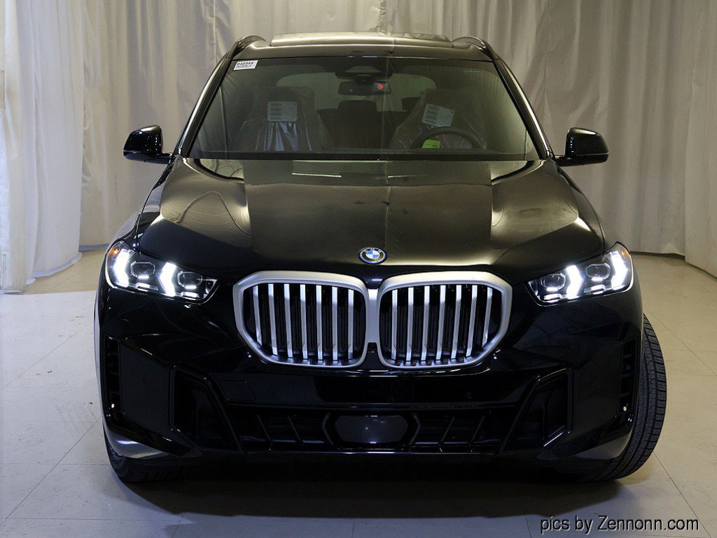 Used 2026 BMW X5 xDrive50e w/ M Sport Package AWD/4WD image 4