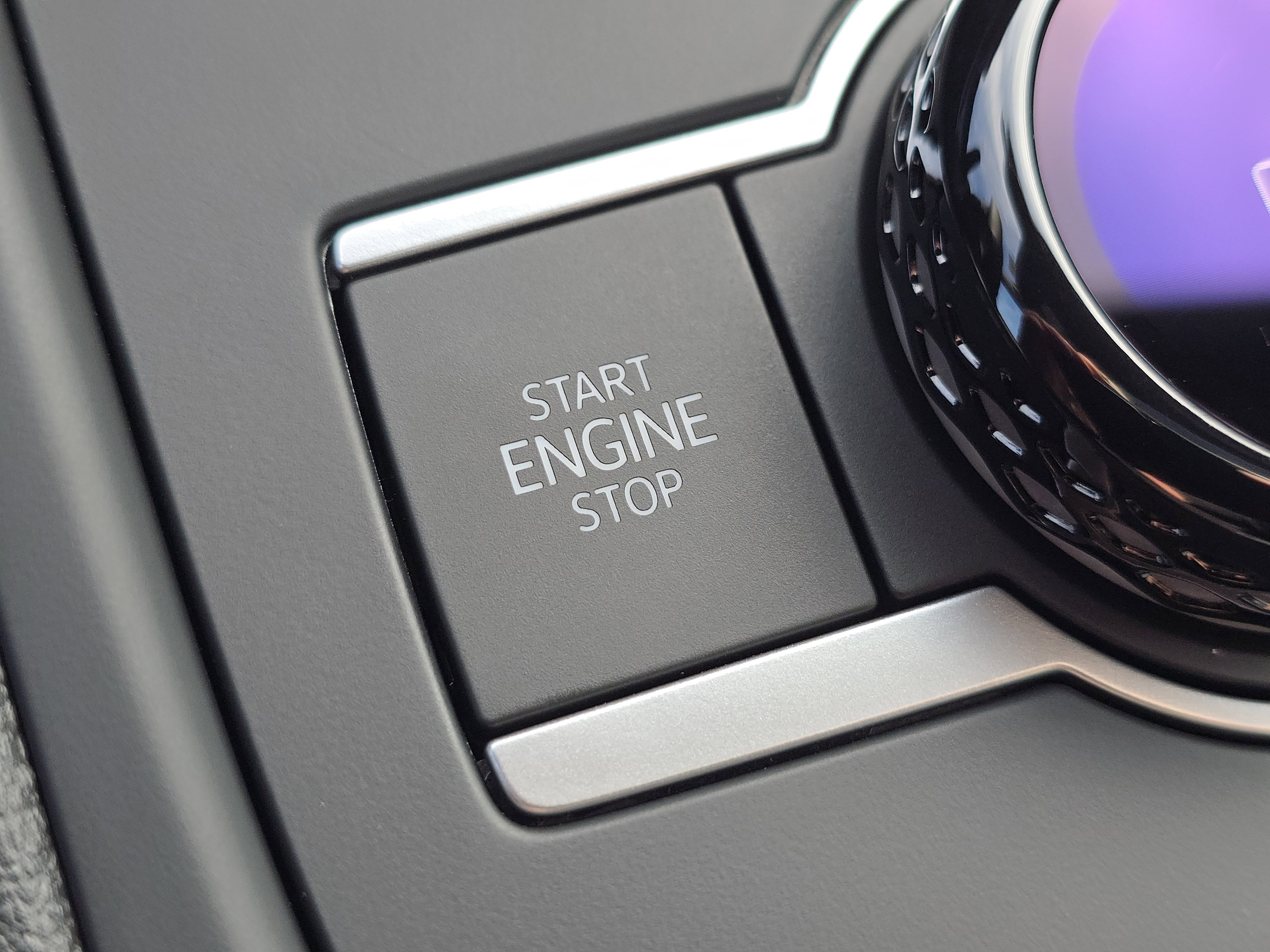 New 2026 Volkswagen Tiguan SE R-Line image 24