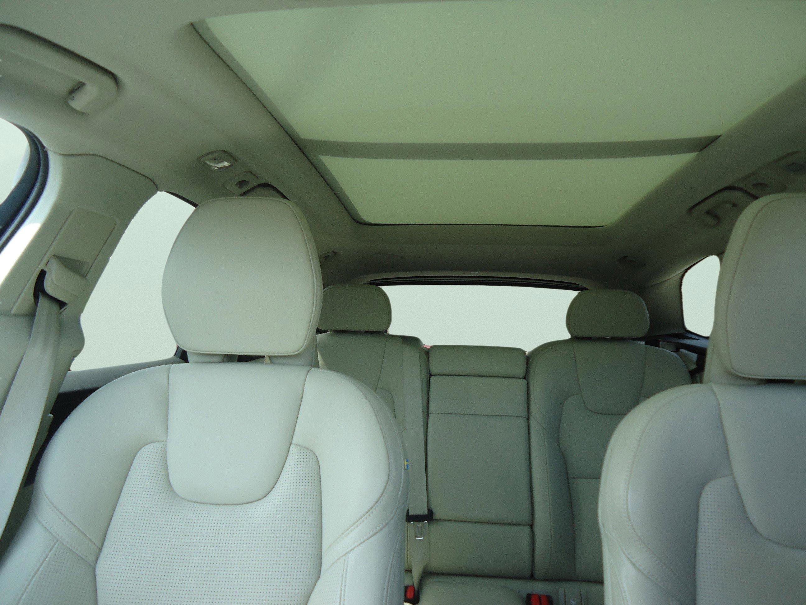 Used 2022 Volvo XC60 B5 Inscription w/ Advanced Package image 28