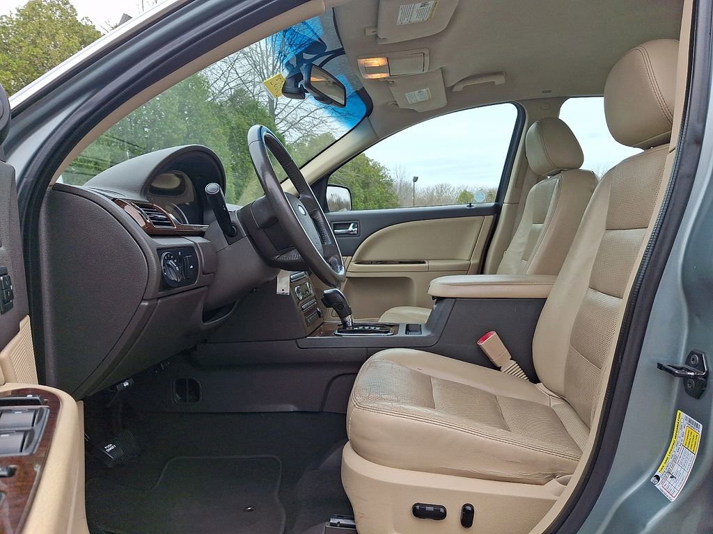 Used 2008 Ford Taurus Limited FWD image 14