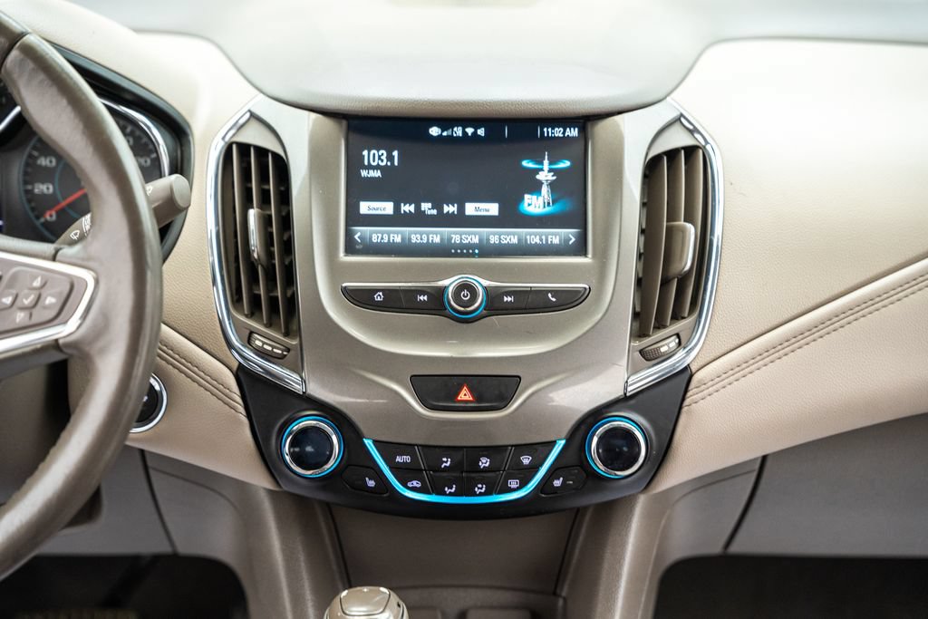 Used 2018 Chevrolet Cruze Premier w/ Enhanced Convenience Package FWD image 19
