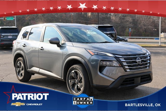 Used 2024 Nissan Rogue SV image 1