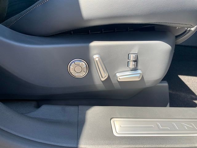 New 2025 Lincoln Nautilus Reserve image 17