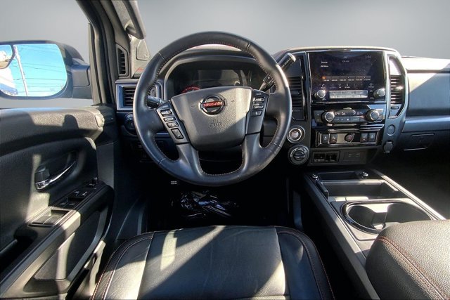 Used 2021 Nissan Titan PRO-4X w/ Pro-4x Convenience Package AWD/4WD image 4