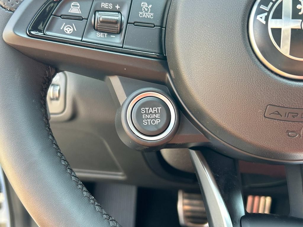 New 2025 Alfa Romeo Giulia AWD image 26