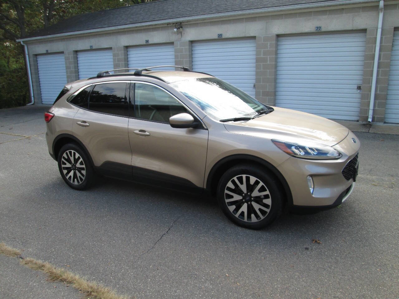 Used 2020 Ford Escape SEL image 4