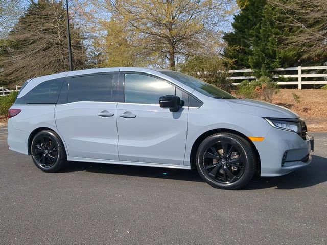 Used 2023 Honda Odyssey Sport image 2