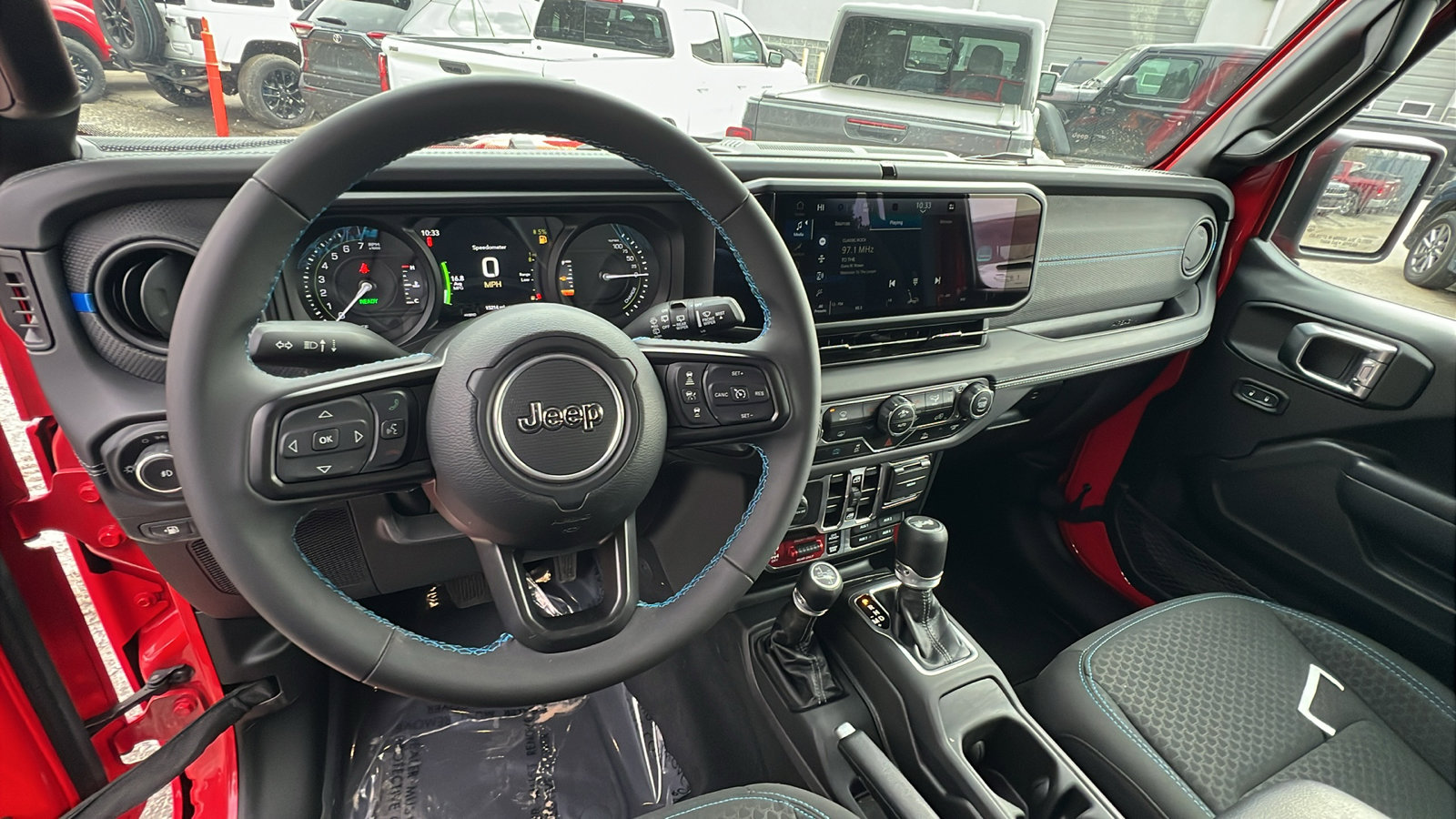 Used 2025 Jeep Wrangler Unlimited Rubicon 4xe image 17