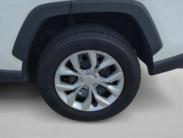 Used 2019 Toyota RAV4 LE image 17