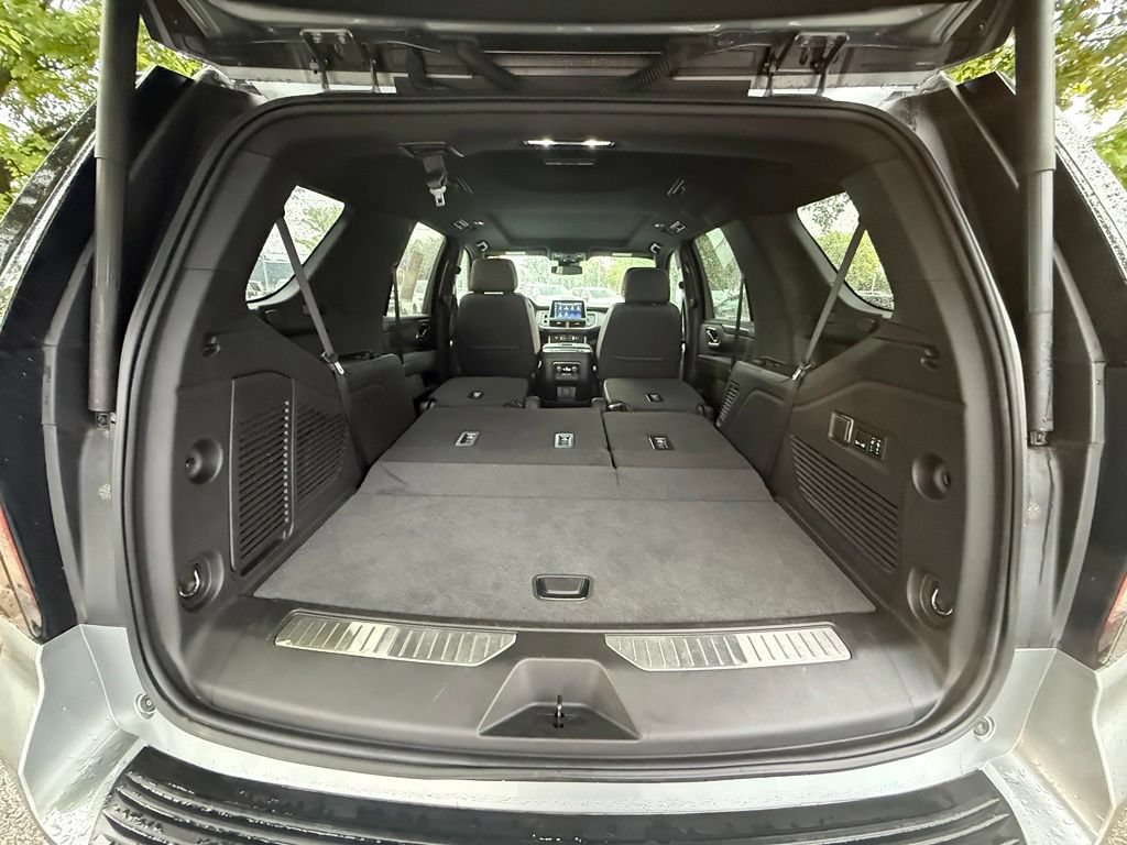 Used 2023 Chevrolet Tahoe Premier AWD/4WD image 38