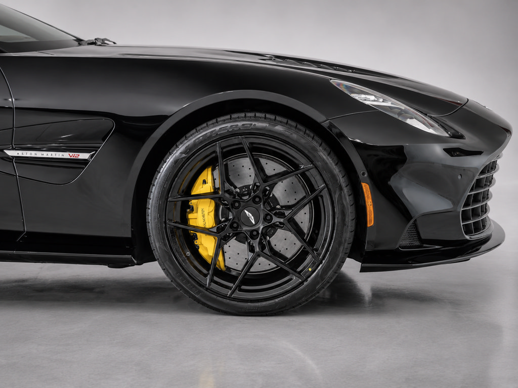 New 2026 Aston Martin Vanquish Convertible RWD image 7
