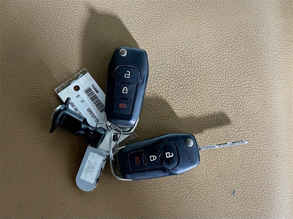 Used 2022 Ford F250 Lariat w/ Chrome Package image 34