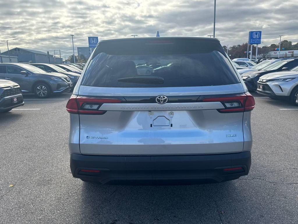New 2026 Toyota Grand Highlander XLE image 6