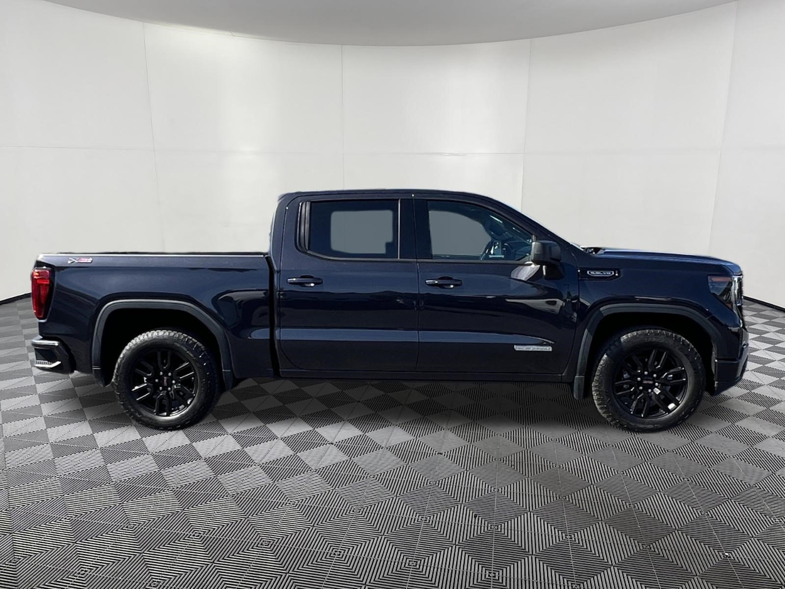 Used 2022 GMC Sierra 1500 Elevation w/ X31 Off-Road Package AWD/4WD image 7