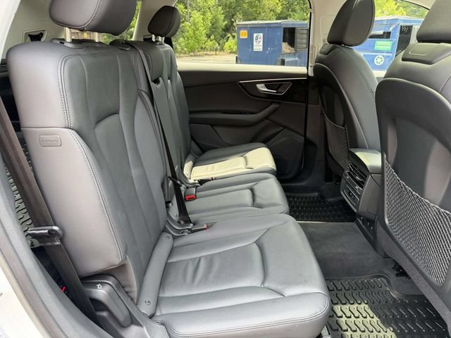 Used 2023 Audi Q7 2.0T Premium w/ Towing Package AWD/4WD image 11