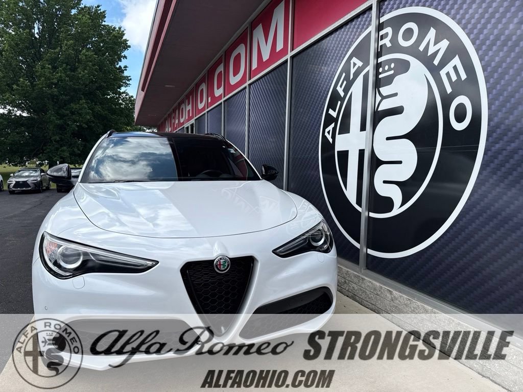 Used 2023 Alfa Romeo Stelvio Veloce AWD/4WD video 1