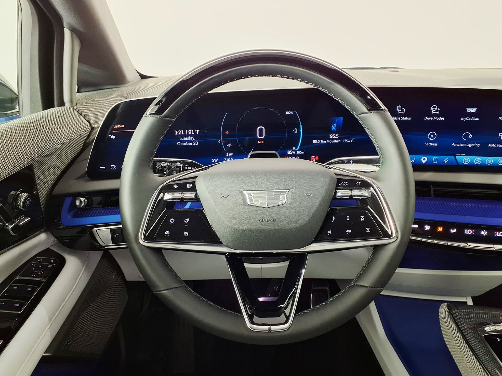 Certified 2025 Cadillac Optiq Luxury 2 AWD/4WD image 15