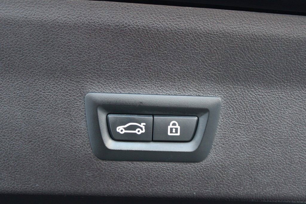 Used 2020 BMW X4 M40i w/ Driving Assistance Package image 32