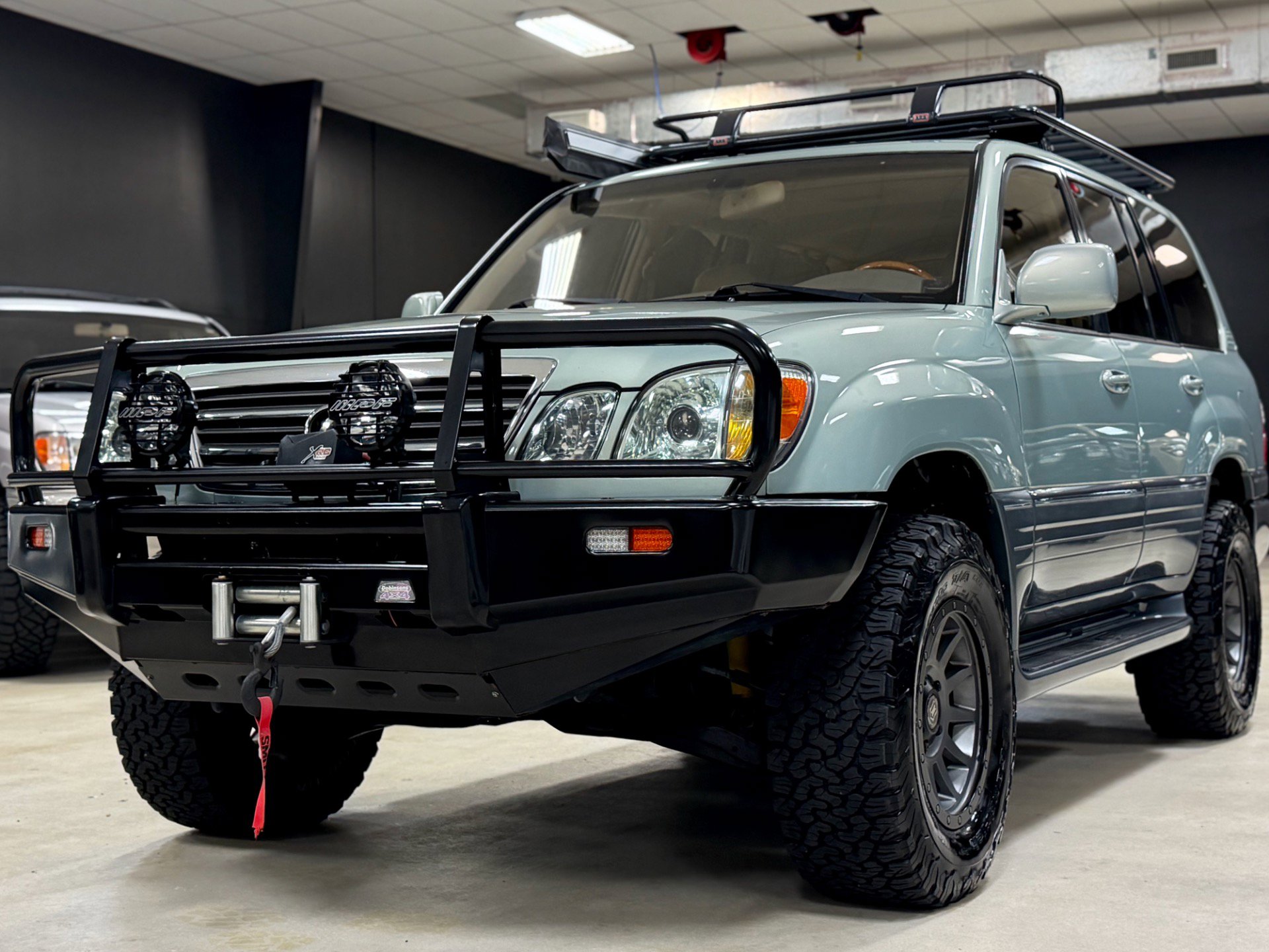 Used 2003 Lexus LX 470 4WD image 3