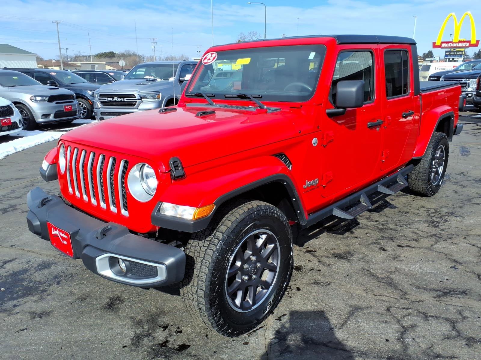 Used 2023 Jeep Gladiator Overland image 8