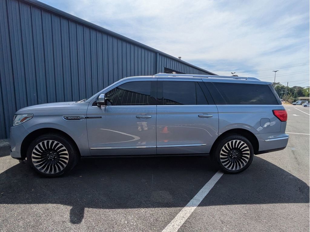 Used 2021 Lincoln Navigator L Black Label w/ Cargo Convenience Package image 10