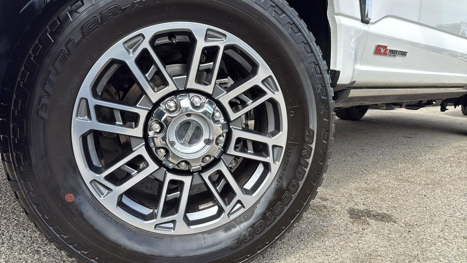 Used 2024 Ford F350 Limited w/ FX4 Off-Road Package image 9