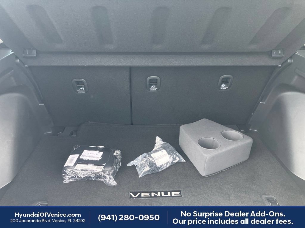 Used 2026 Hyundai Venue SEL FWD image 19