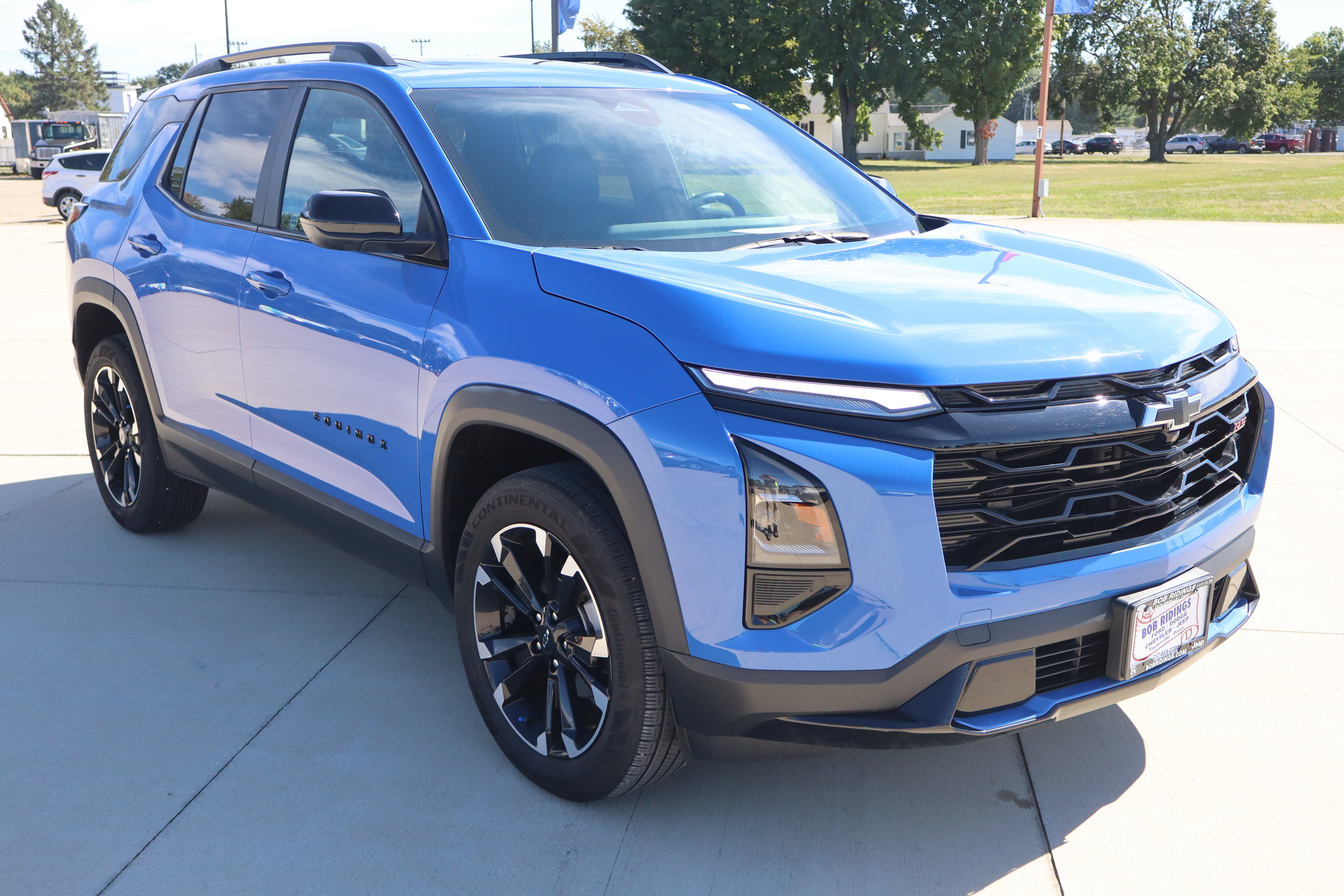 Used 2025 Chevrolet Equinox RS AWD/4WD image 3