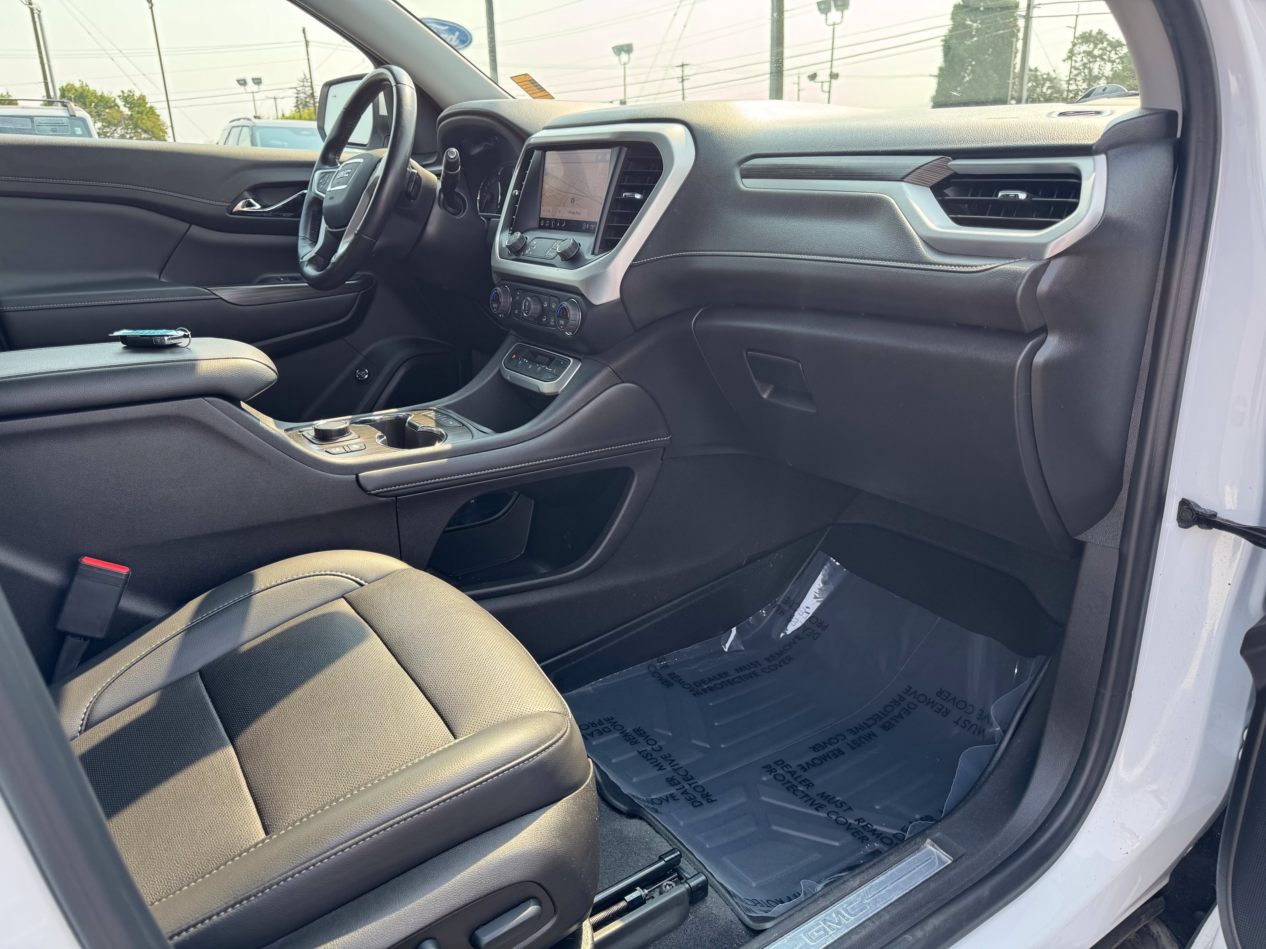 Used 2022 GMC Acadia SLT w/ Technology Package AWD/4WD image 25