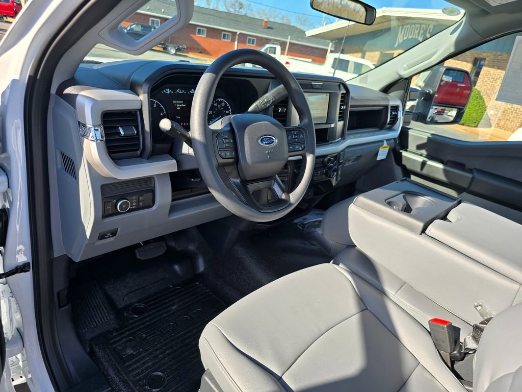 New 2026 Ford F550 4x4 Regular Cab Super Duty image 8