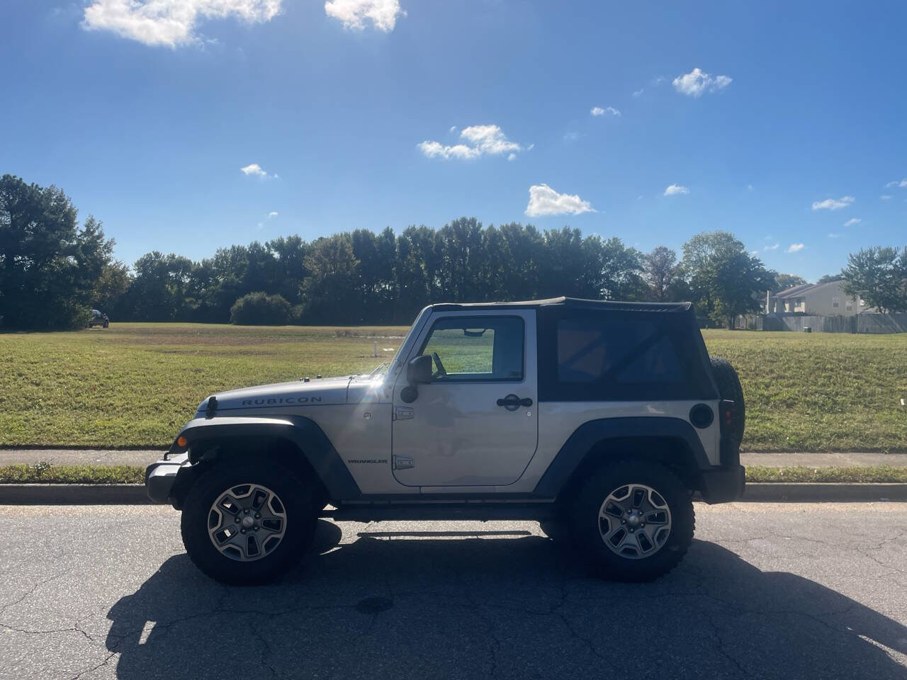 Used 2017 Jeep Wrangler Rubicon w/ Power Convenience Group image 2