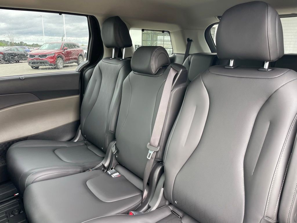 New 2026 Kia Carnival EX image 26