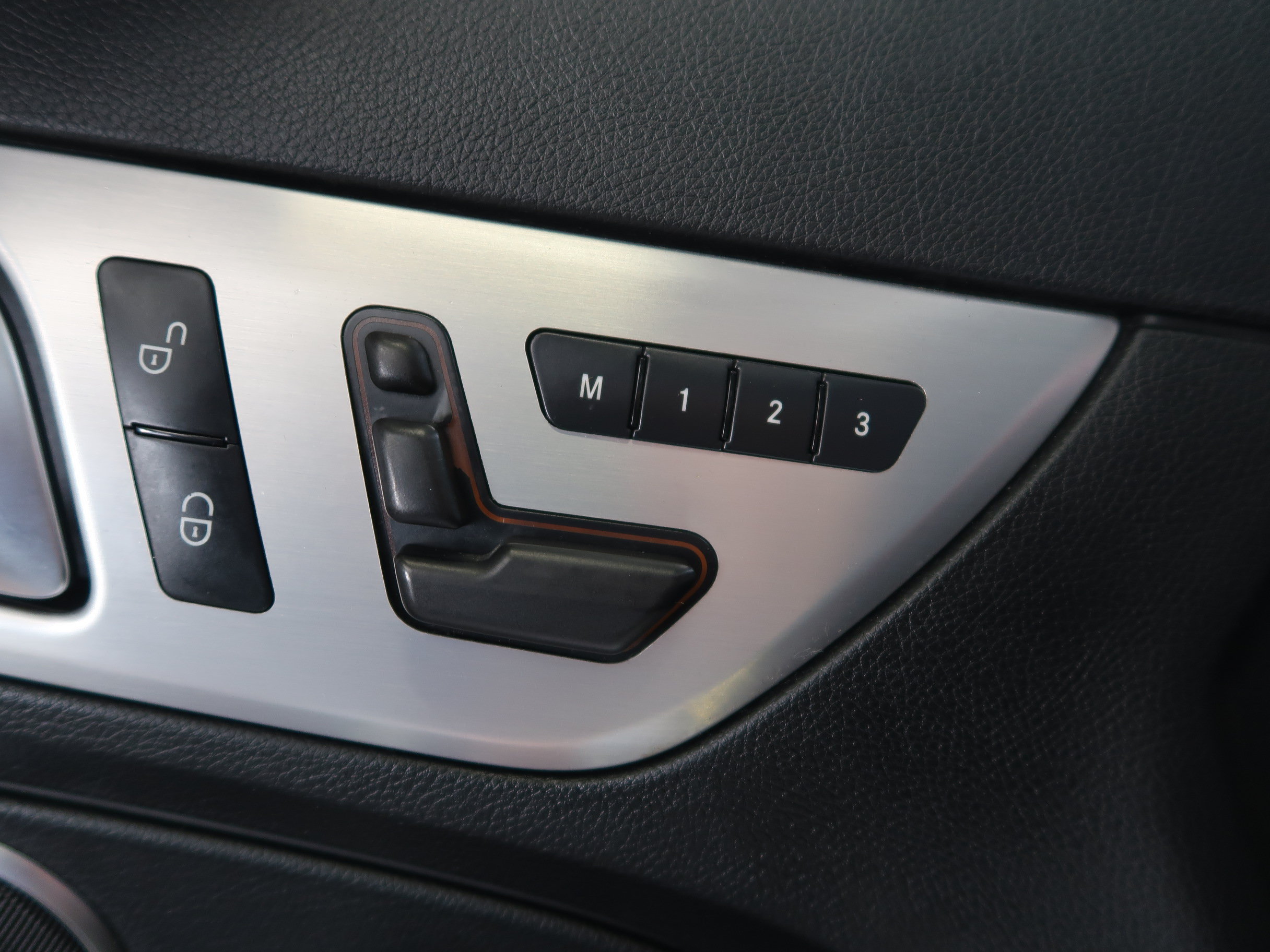 Used 2012 Mercedes-Benz SLK 350 image 20